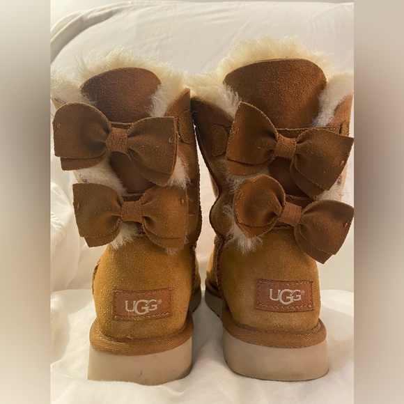 UGG Shoes - UGG Bailey Bow II Boots - Chestnut Brown (Women’s Size 6)
